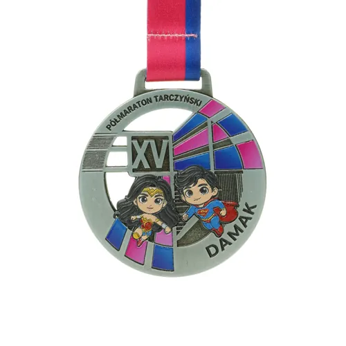 Medal sportowy odlewany na zamówienie — trójwymiarowy projekt z logo imprezy